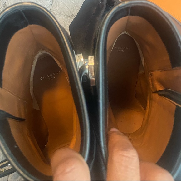 100% Authentic Givenchy Shark- Lock Boots Size. 37 - Picture 12 of 12